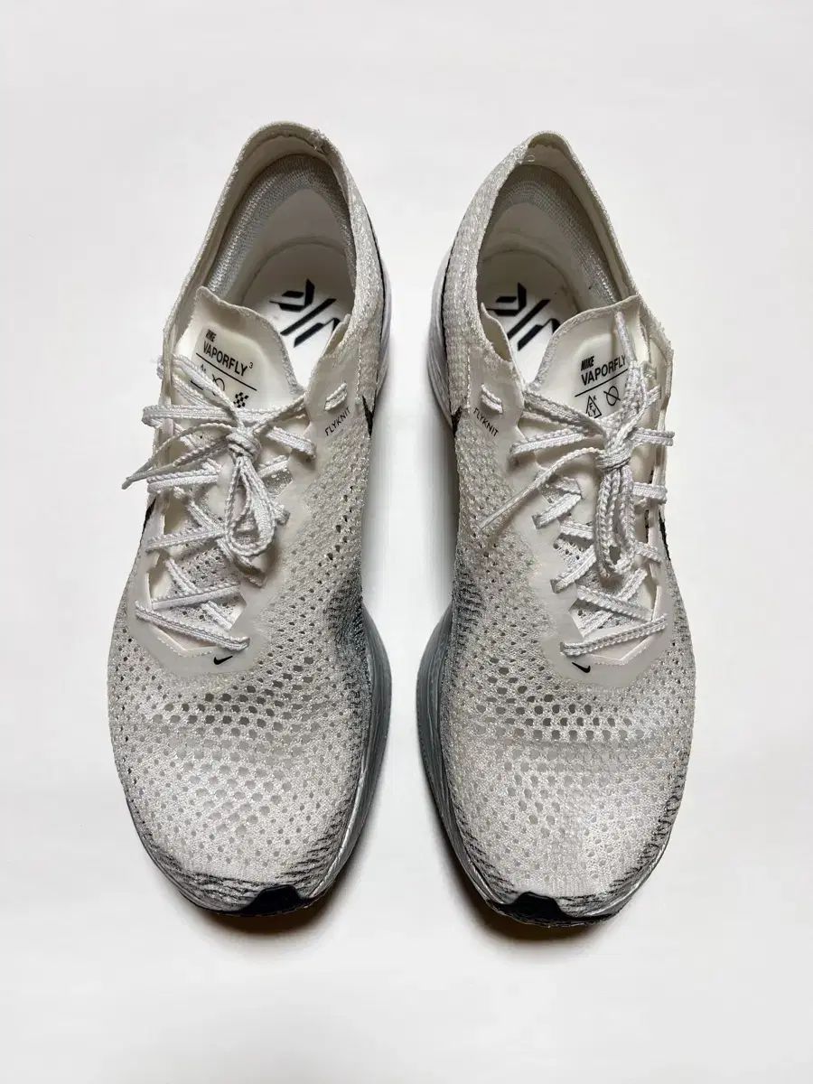 285 NIKE ヴェイパーフライ3