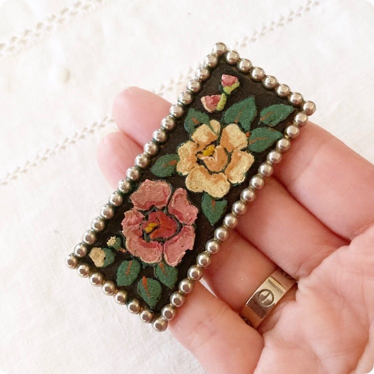 フランス直輸入】花柄の刺繍が美しい 長方形 ヴィンテージ ブローチ