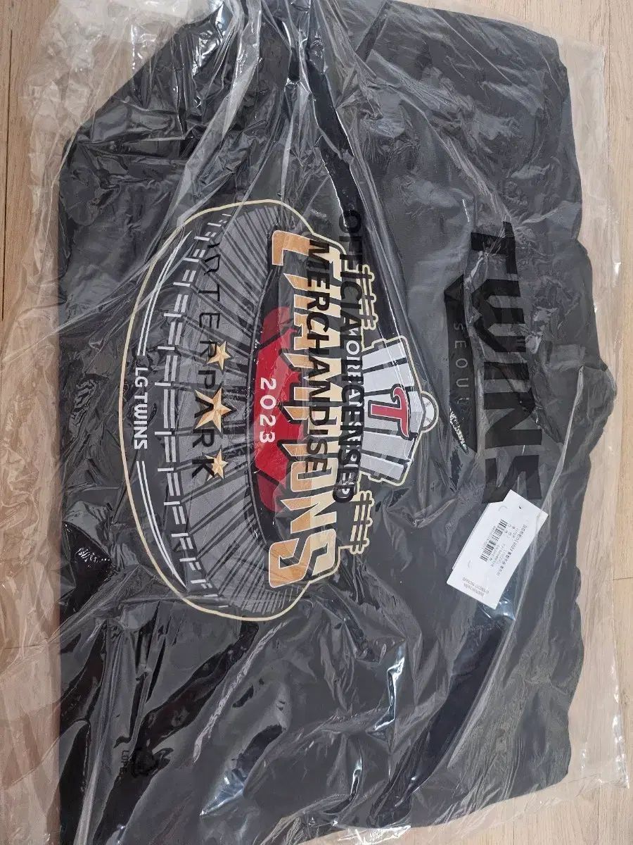 LG TWINS チャンピオン フードTシャツ ブラック サイズ110