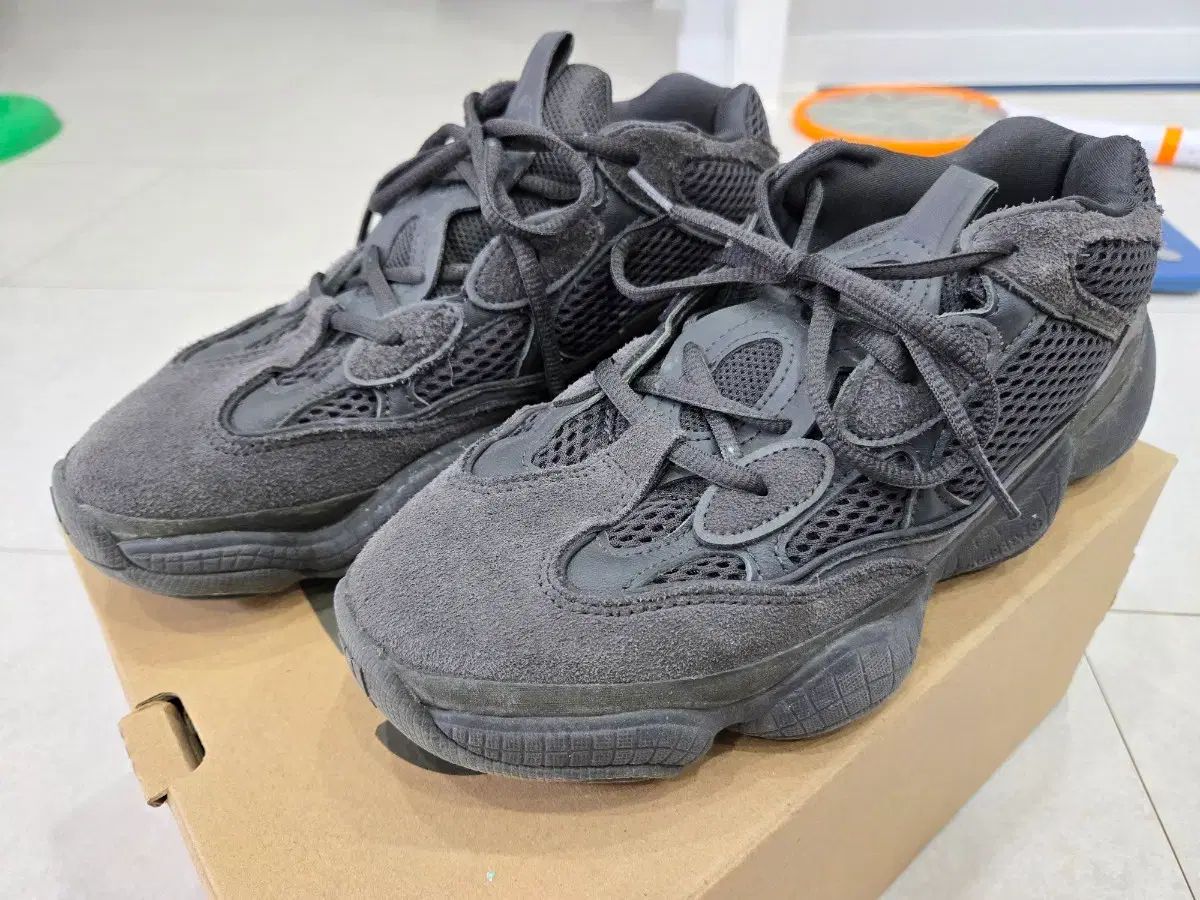 アディダス イージー 500 ユーティリティ ブラック