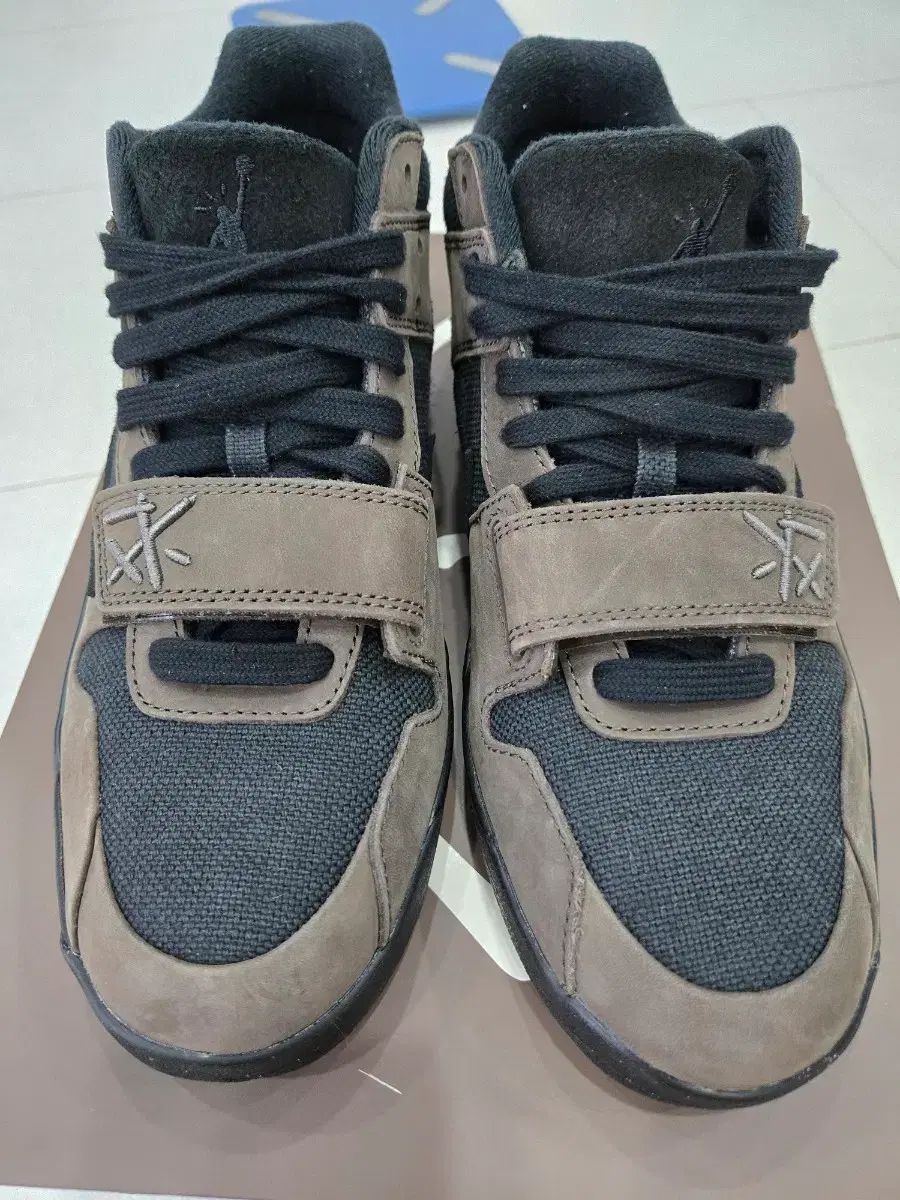 ジョーダン x トラヴィス スコット ジャンプマン ジャック ブラック - ダーク モカ