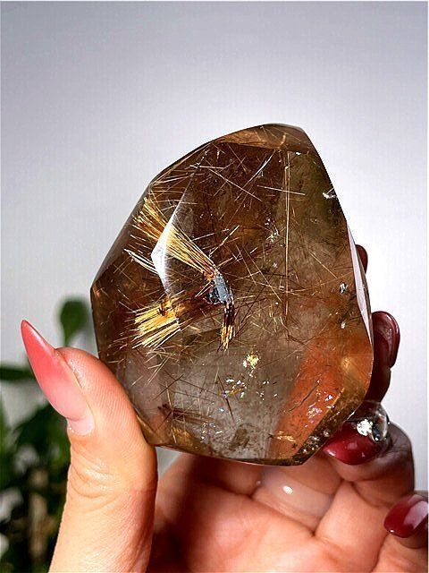 AAA級天然ゴールドルチルクォーツ原石YT7P3/340P11C - メルカリ