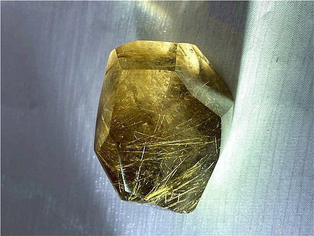 AAA級天然ゴールドルチルクォーツ原石B83P3/234P24D AAA級天然ゴールドルチルクォーツ原石YT7P3/340P11C - メルカリ