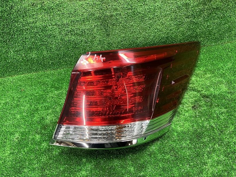 クラウン GRS211 右テールランプ・テールライト スタンレー 30-404