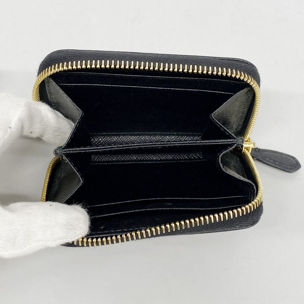  6 aa 0063-k プラダ コインケース サフィアーノ レザー ブラック ゴールド金具 レディース コインケース 小銭入れ 小物
