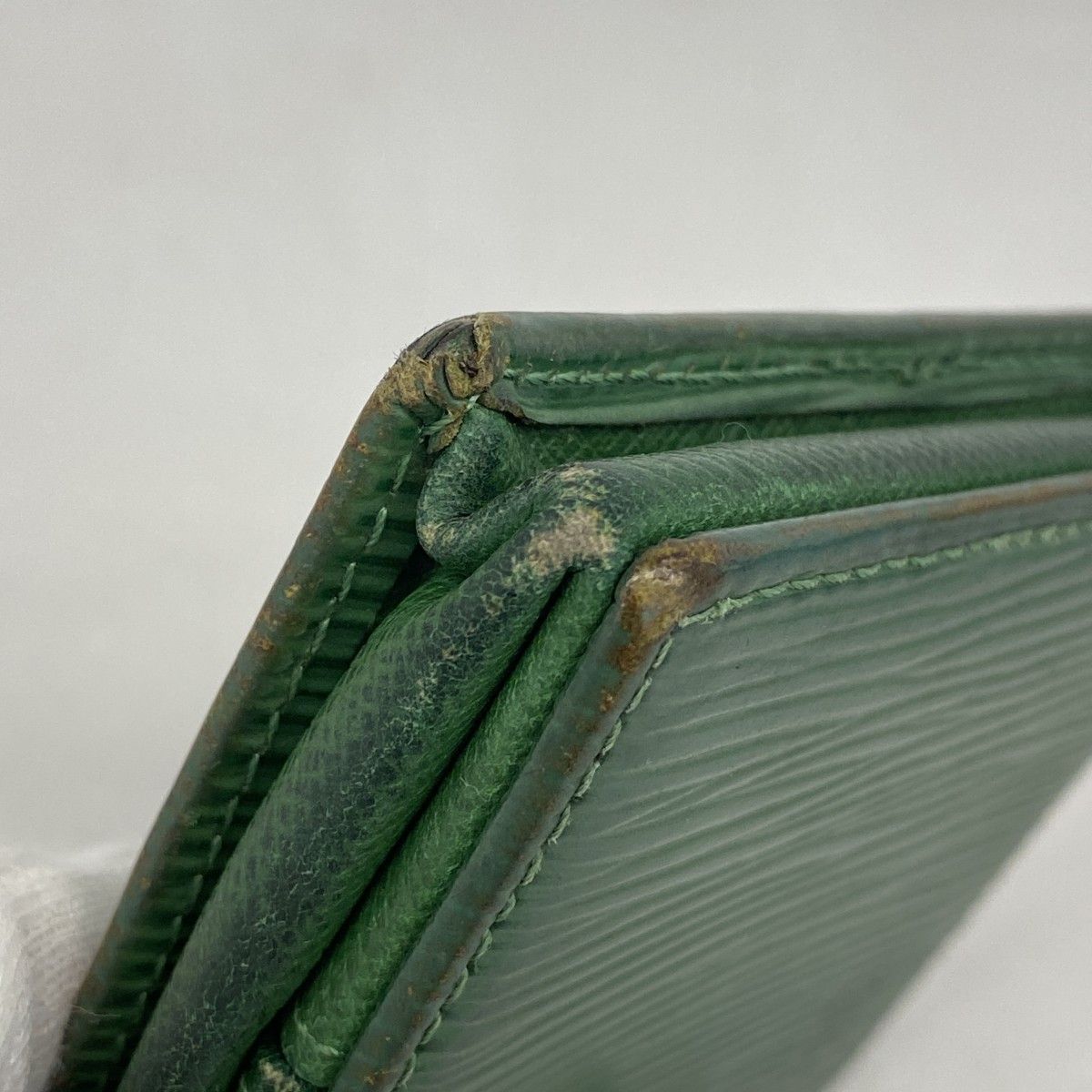 6ab0212-k】ルイヴィトン コインケース エピ ポルトモネボワット