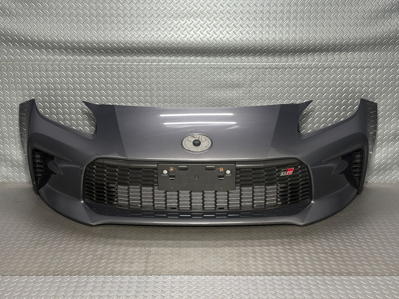 ZN 8 トヨタ GR 86 フロントバンパー ガンメタ|P Y|マグネタイトグレーメタリック 品番57731 CC|