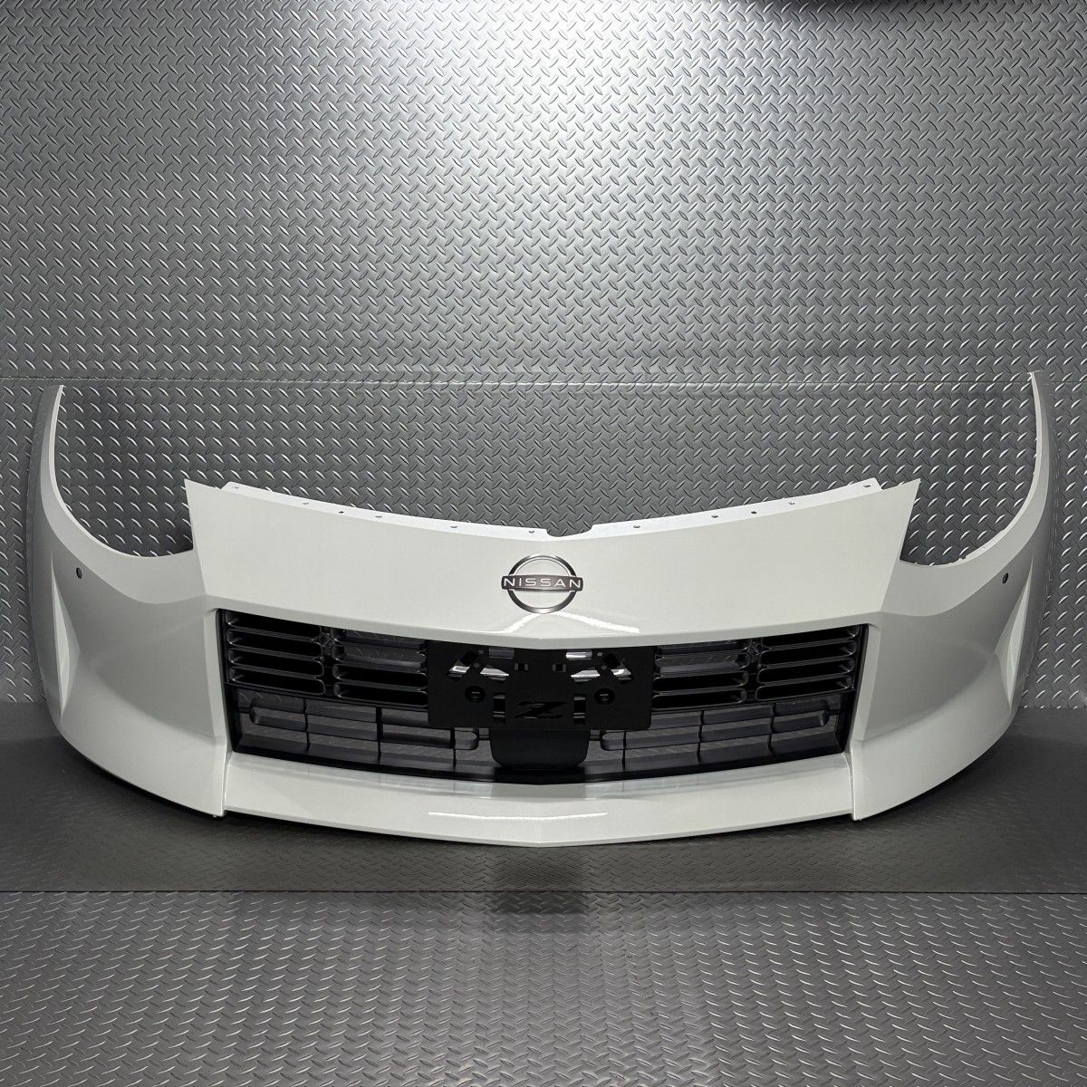 RZ 34 日産 フェアレディZ フロントバンパー 白|QBE|プリズムホワイト|XKJ 品番62025-6 GP 0 H