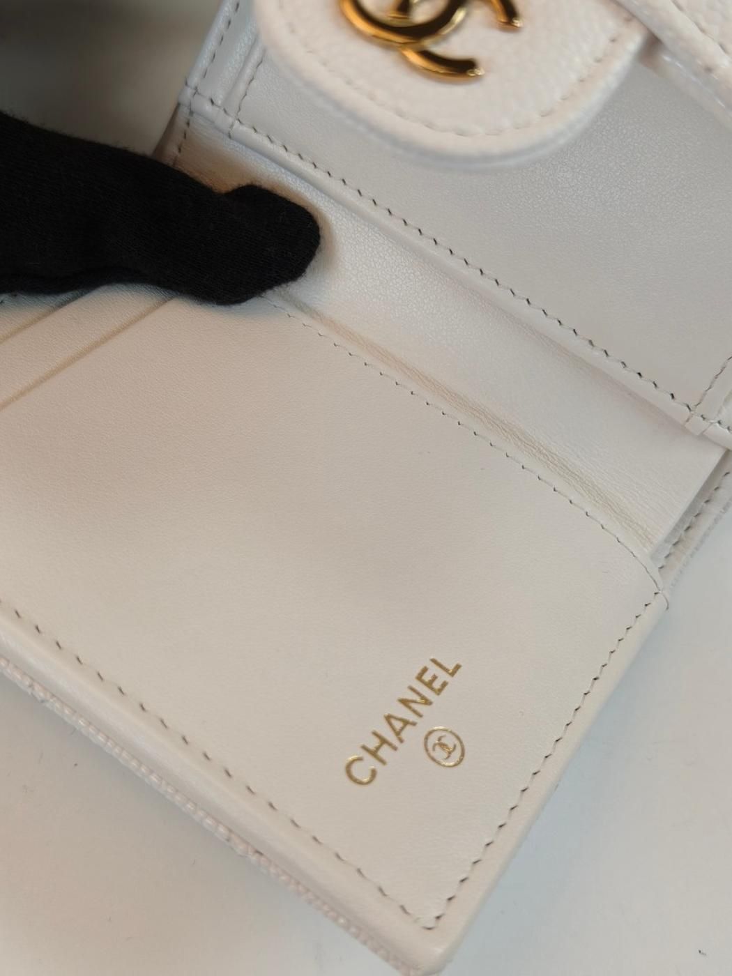 CHANEL シャネル
