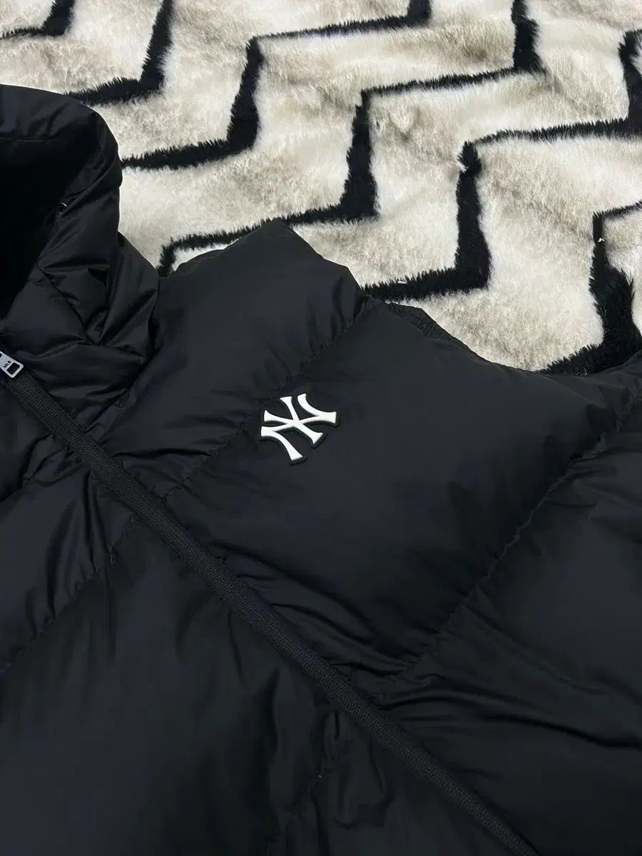 XL MLB ニューヨーク ヤンキース ダックダウン フーデッド ダウンベスト|ブラック