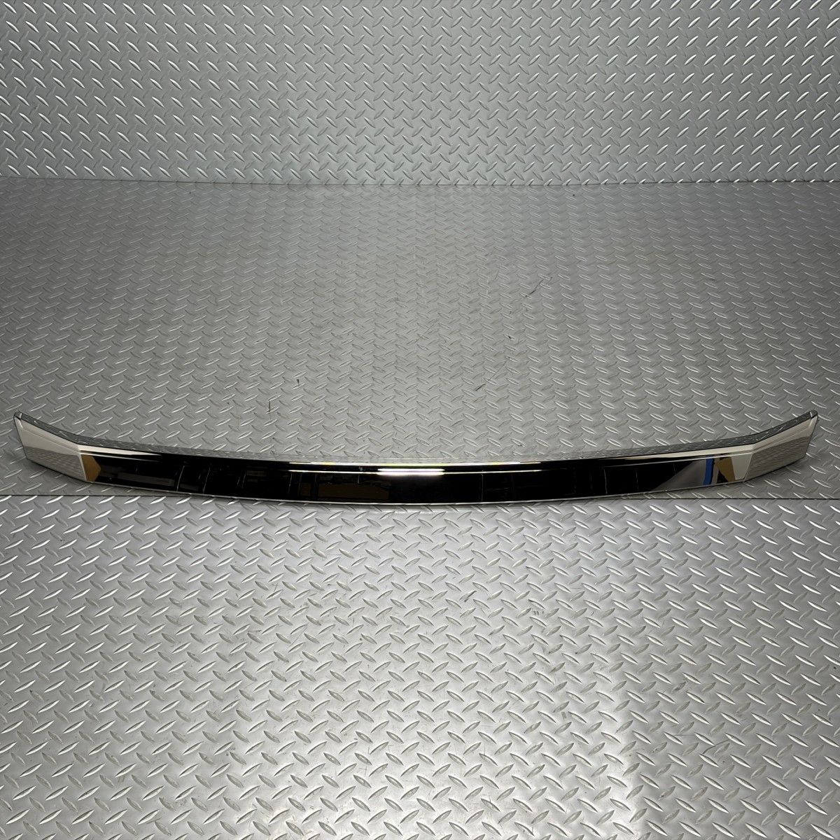 80系 ノア ボンネットフードモール 品番75776-28010|75770-28180|75770-28200|75775-28010 スモークメッキ