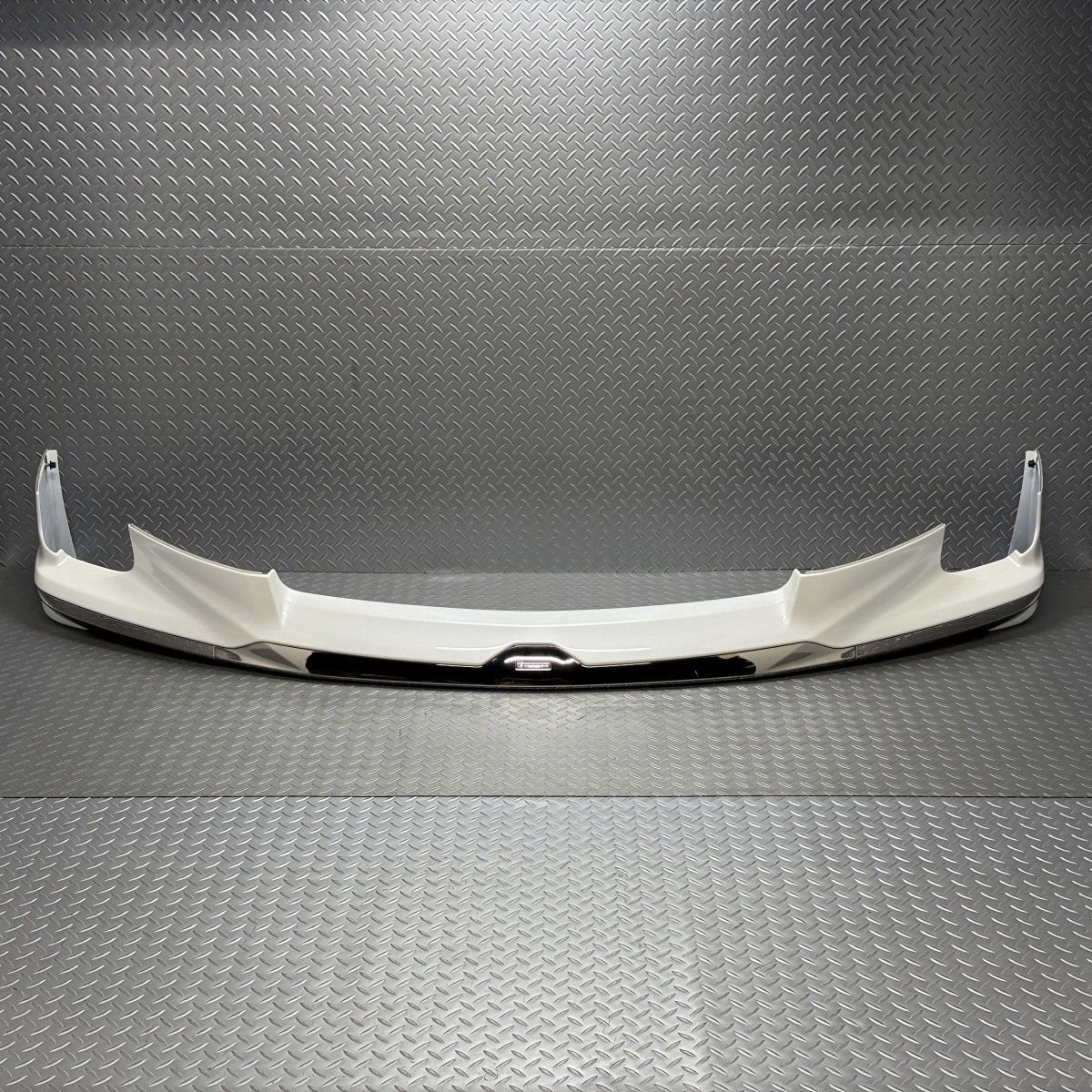 モデリスタ 30系 アルファード 後期用 フロントスポイラー 白|070|ホワイトパールCS スモークメッキ 品番D 2531-62420-A 0