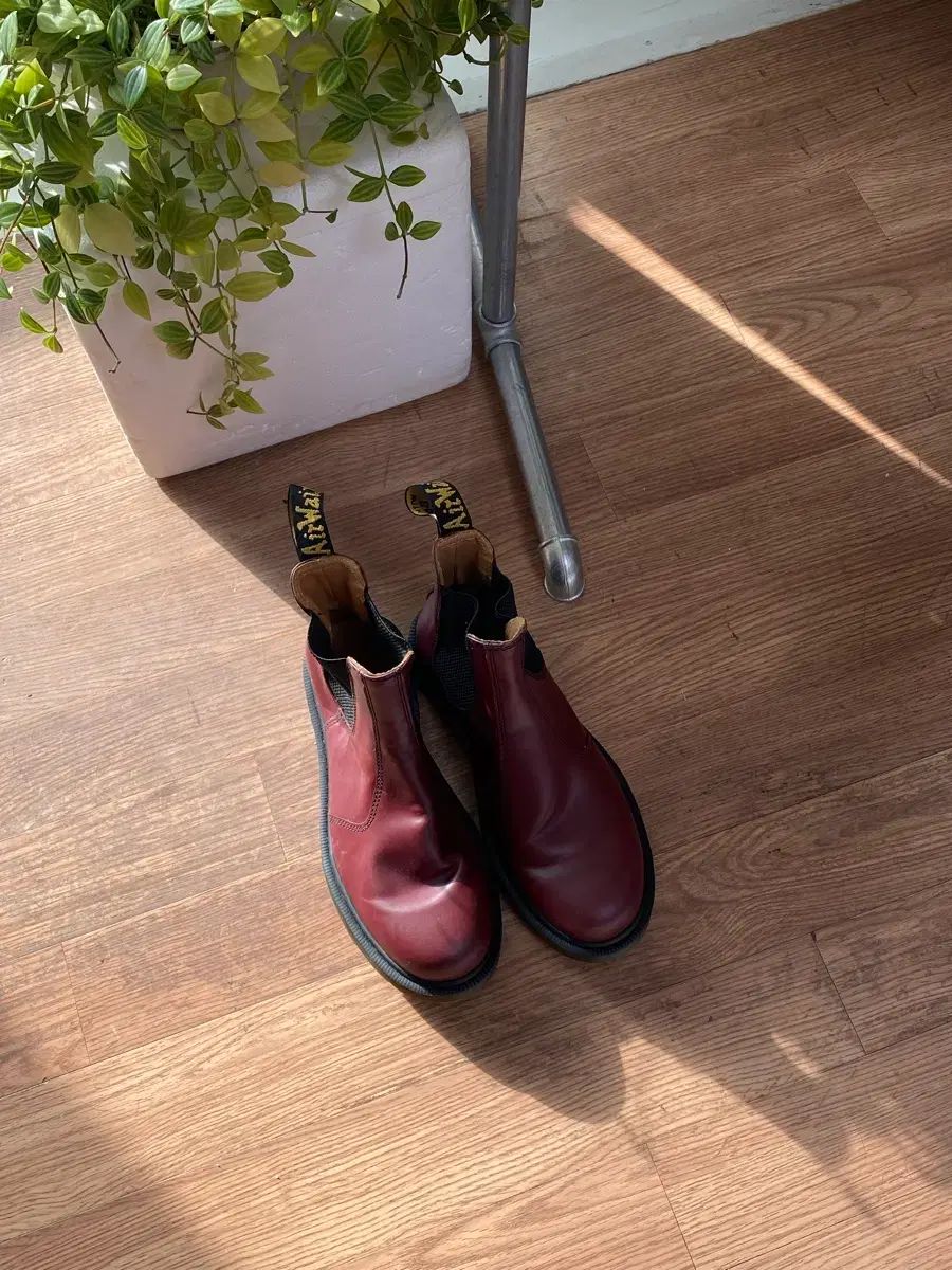 DR. MARTENS ドクターマーチン チェリーレッド チェルシーブーツ