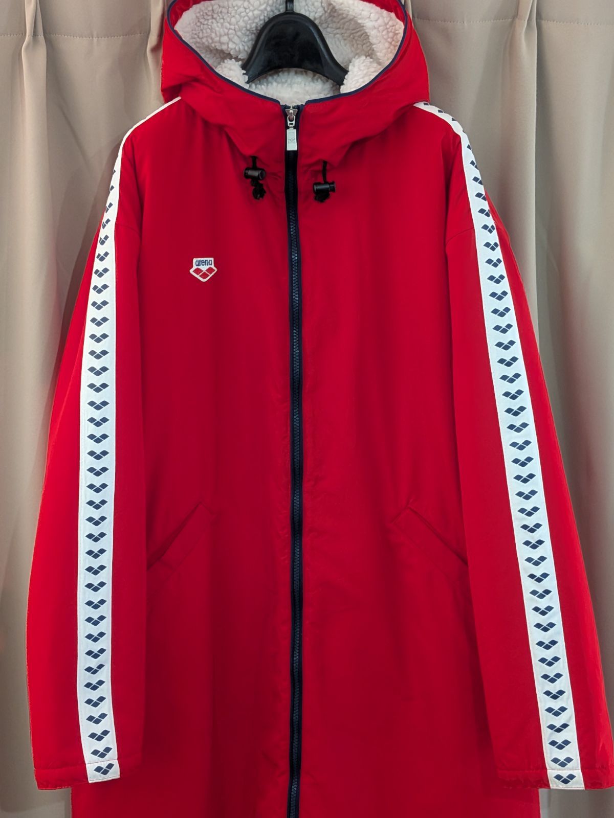 中古 デサント arena アリーナ 水泳 ベンチコート Mサイズ 赤色 中古 デサント arena アリーナ 水泳 ベンチコート Mサイズ 赤色 2026年