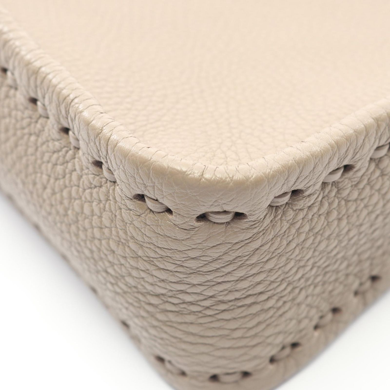 フェンディ FENDI