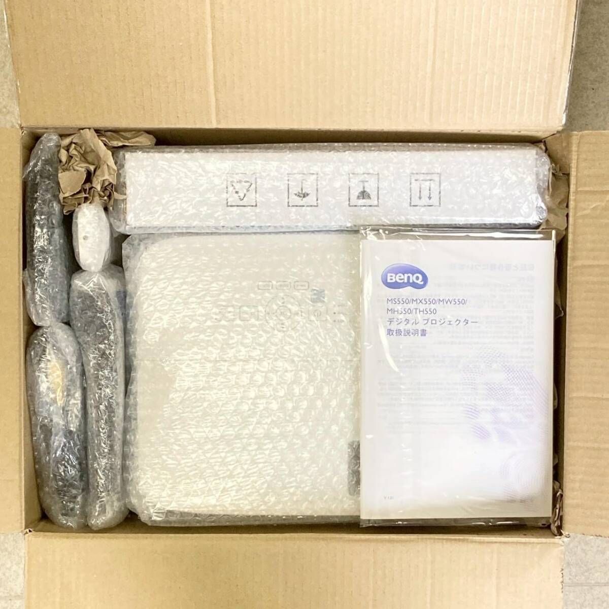 BenQ DLPプロジェクター