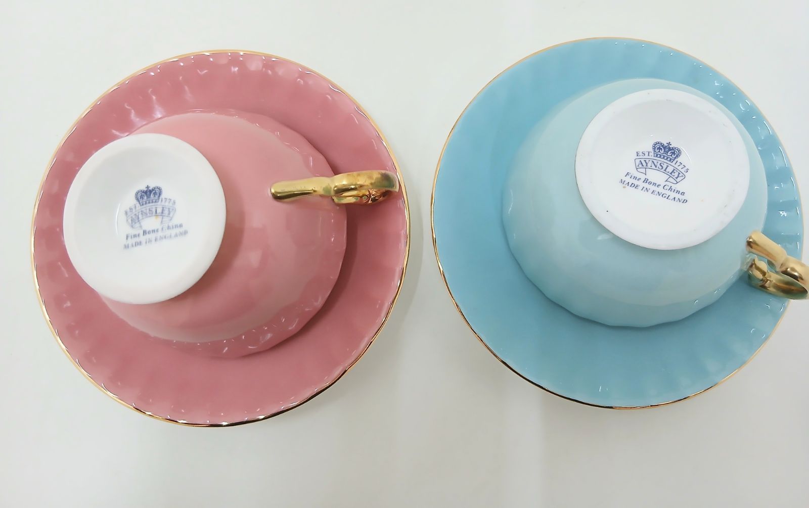 エインズレイのオーチャード ゴールド2客です✰⋆。 AYNSLEY オーチャードゴールド カップ&ソーサー2客 コバルト 英国製