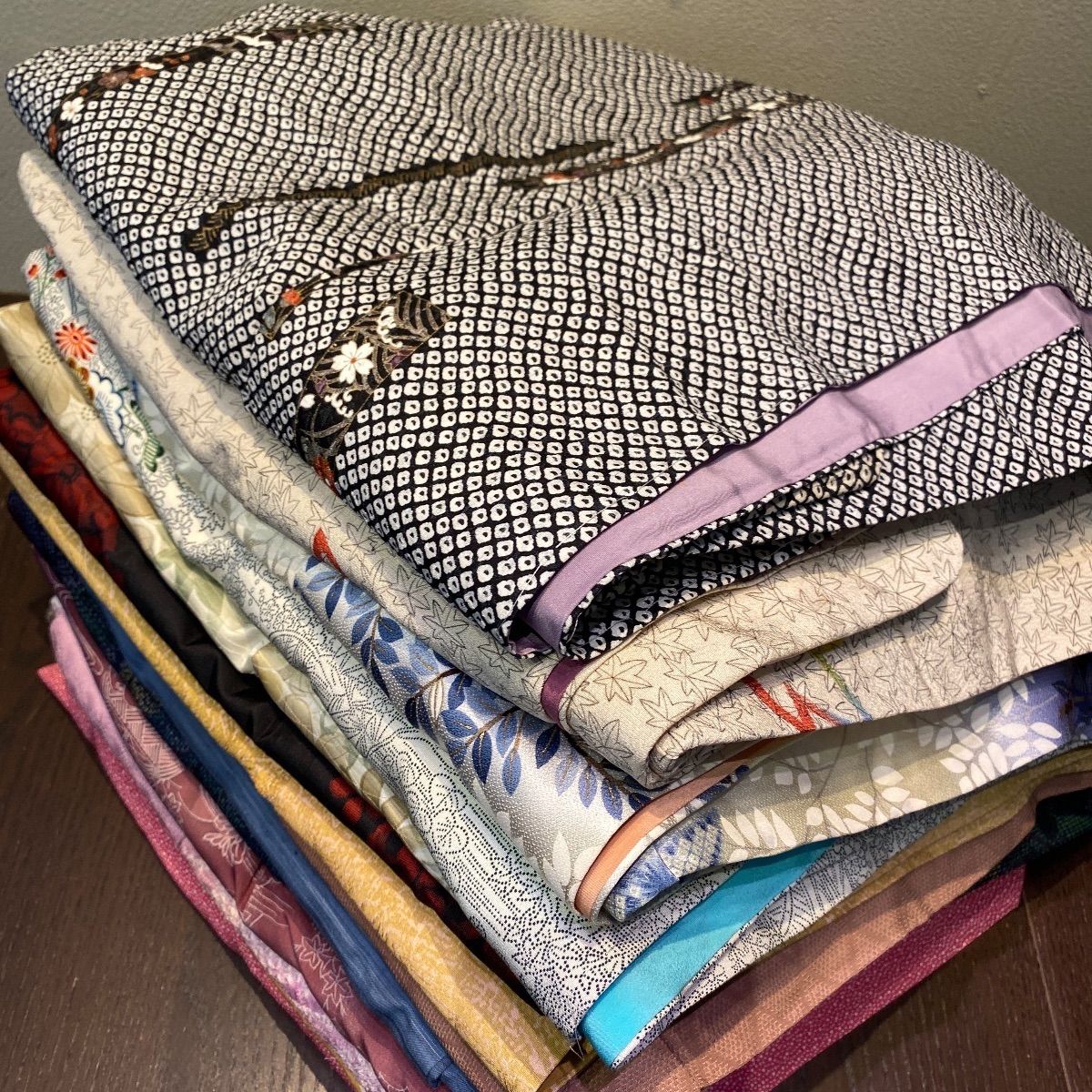 まとめ売り】正絹着物15枚 リメイク素材 ハンドメイド向け - メルカリ