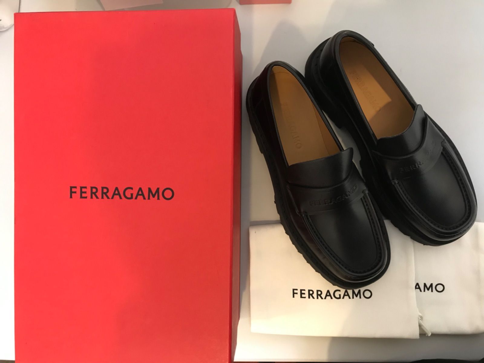 サルヴァトーレフェラガモ SalvatoreFerragamo ロゴ型押し チャンキーローファーレザーシューズ FERGAL I 82