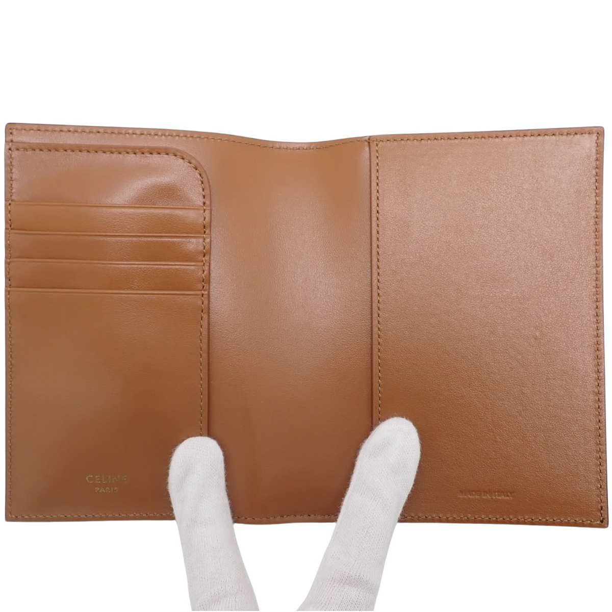 CELINE トリオンフキャンバス パスポートケース パスポートカバー / トリオンフキャンバス - ブラック / タン | CELINE