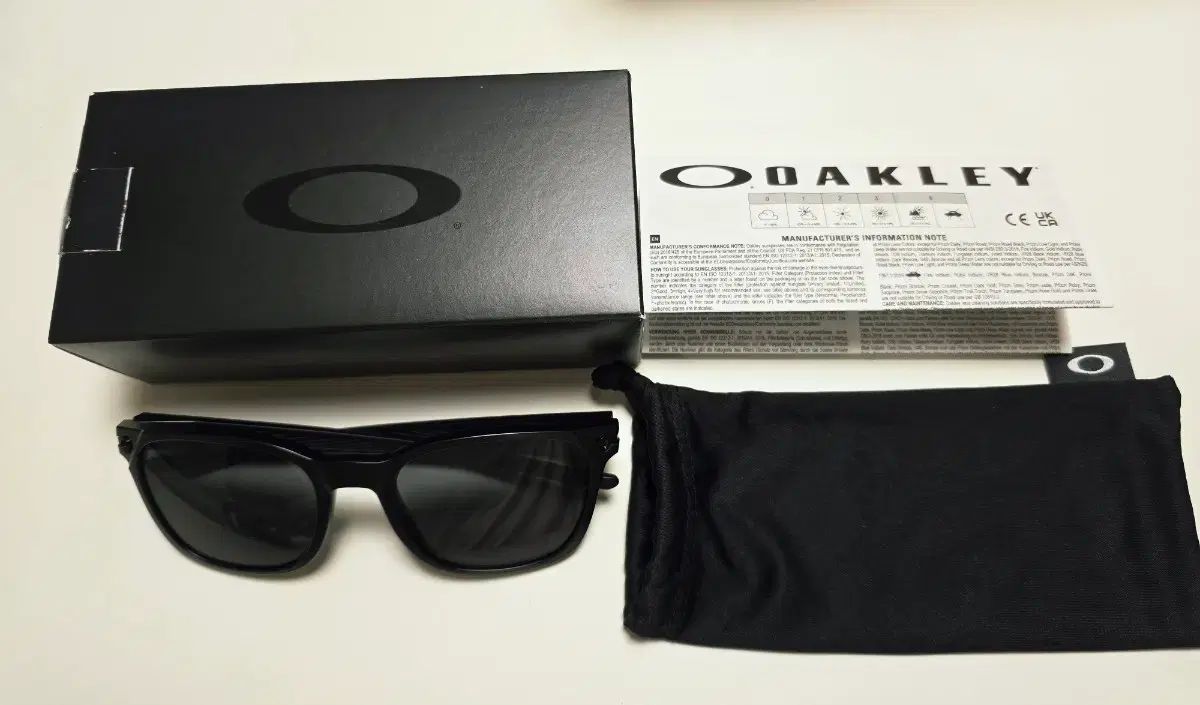 オークリー オジェクター プリズム グレー サングラス