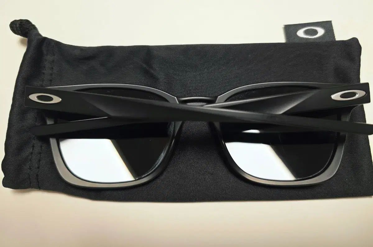 オークリー オジェクター プリズム グレー サングラス