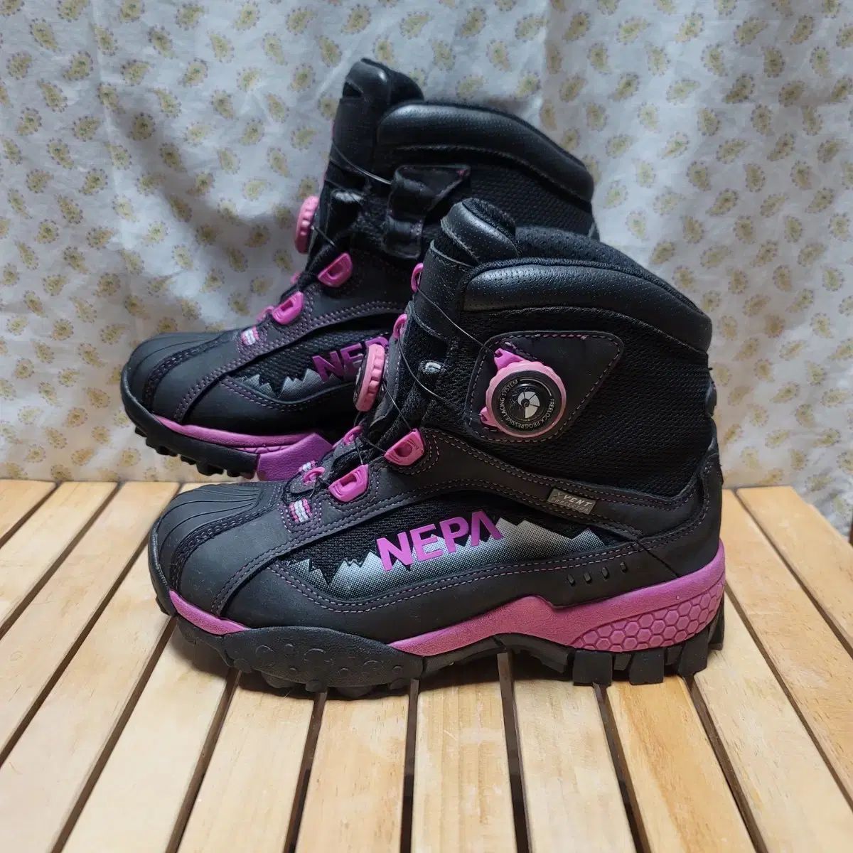 NEPA ネパ 登山靴 235 実際に着用 230