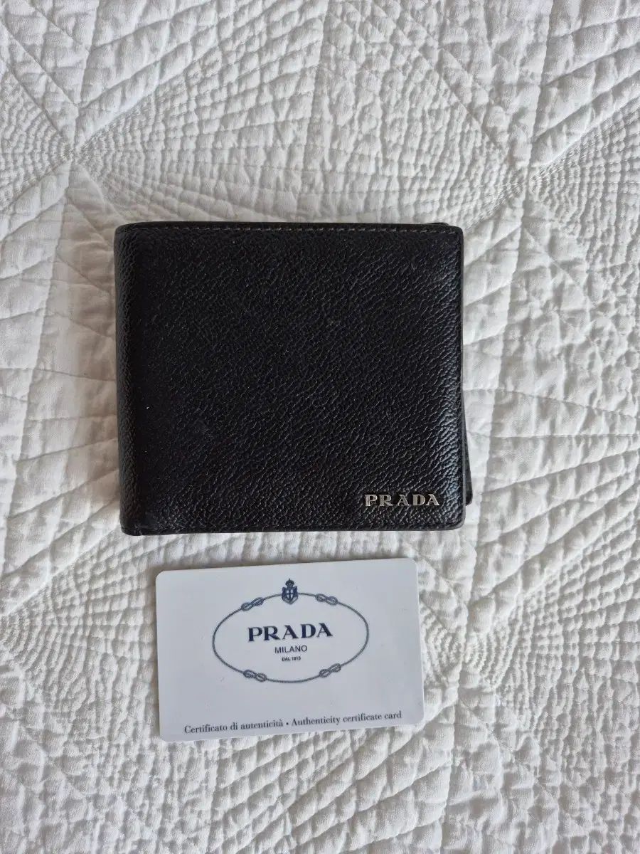 PRADA プラダ サフィアーノ 二つ折り財布 ブラック PRADA プラダ