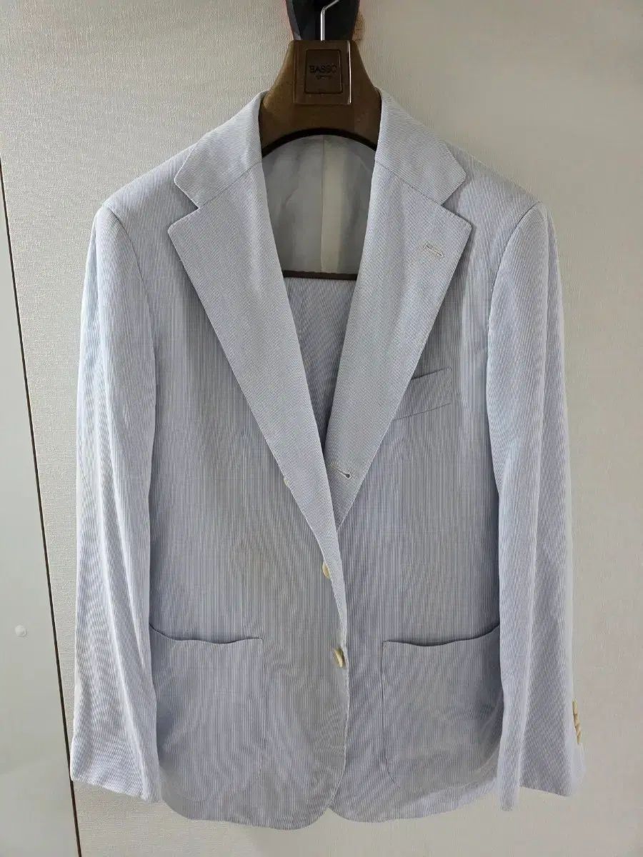 ソブリン スカイブルー ストライプ シアサッカー アウトポケット スーツ