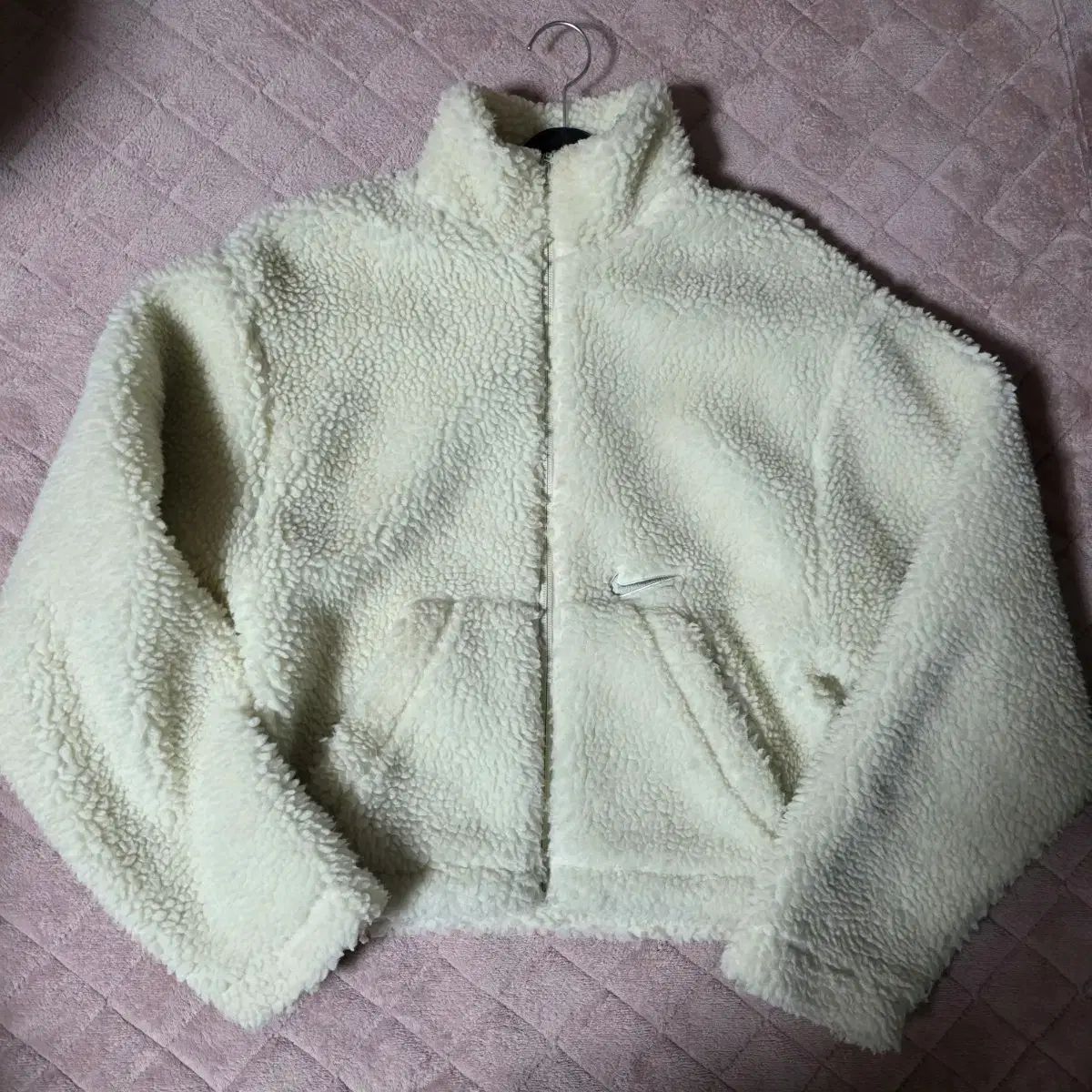 ナイキ アイボリー ボア フリース クロップド ジップアップ XS