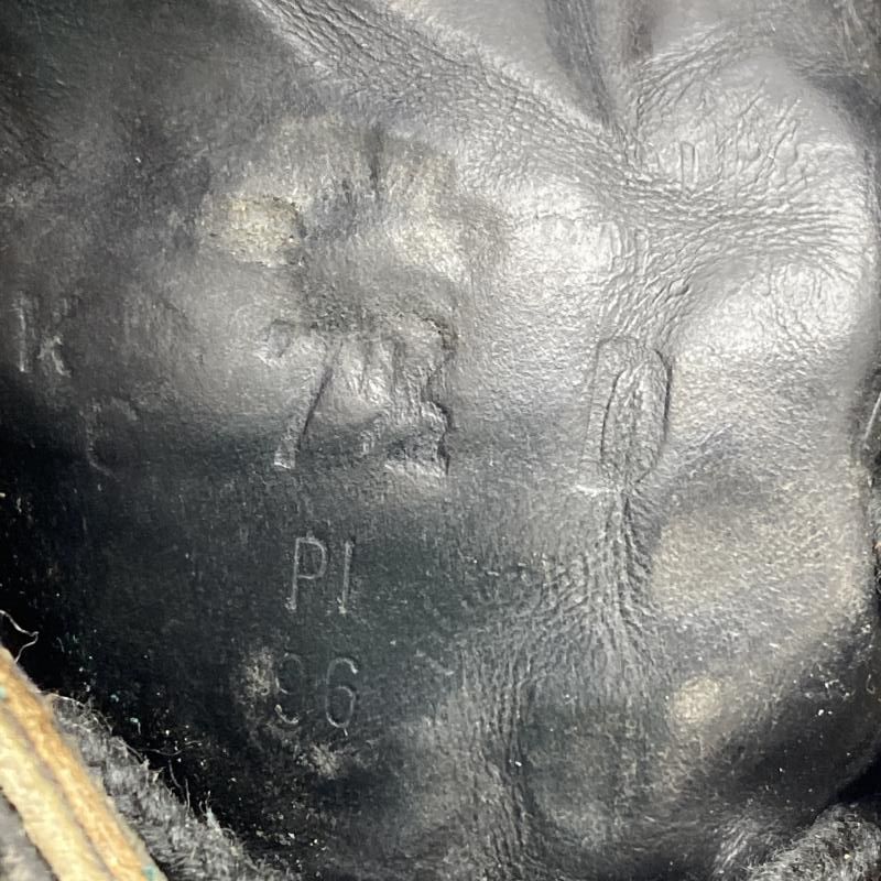 プレーントゥ ブラック