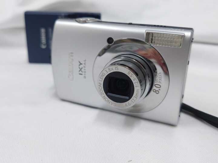 Canon IXY