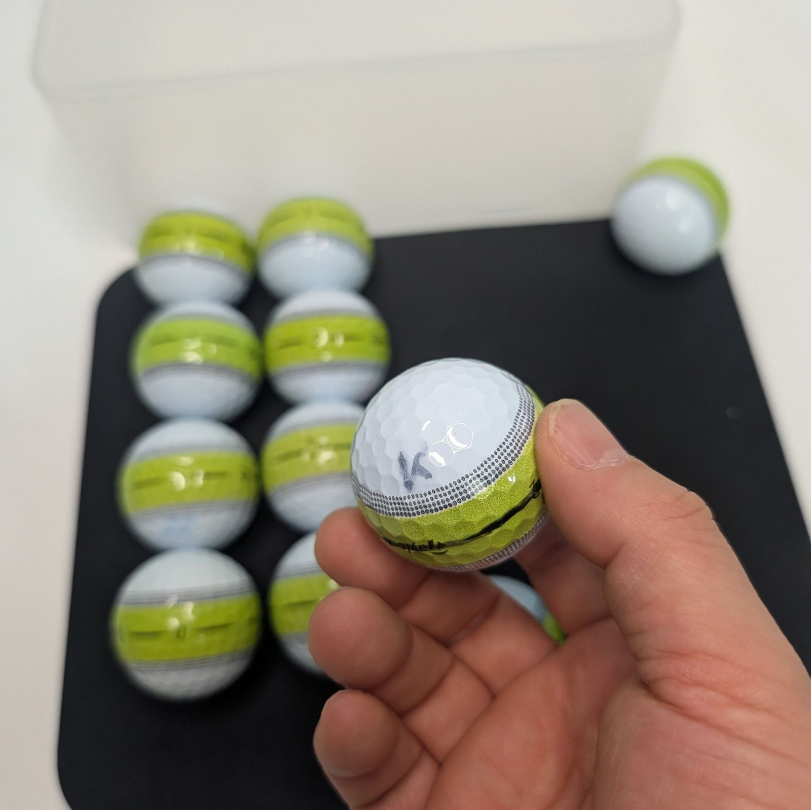 TaylorMade Tour Response Stripe Golf Balls テーラーメイドTOUR