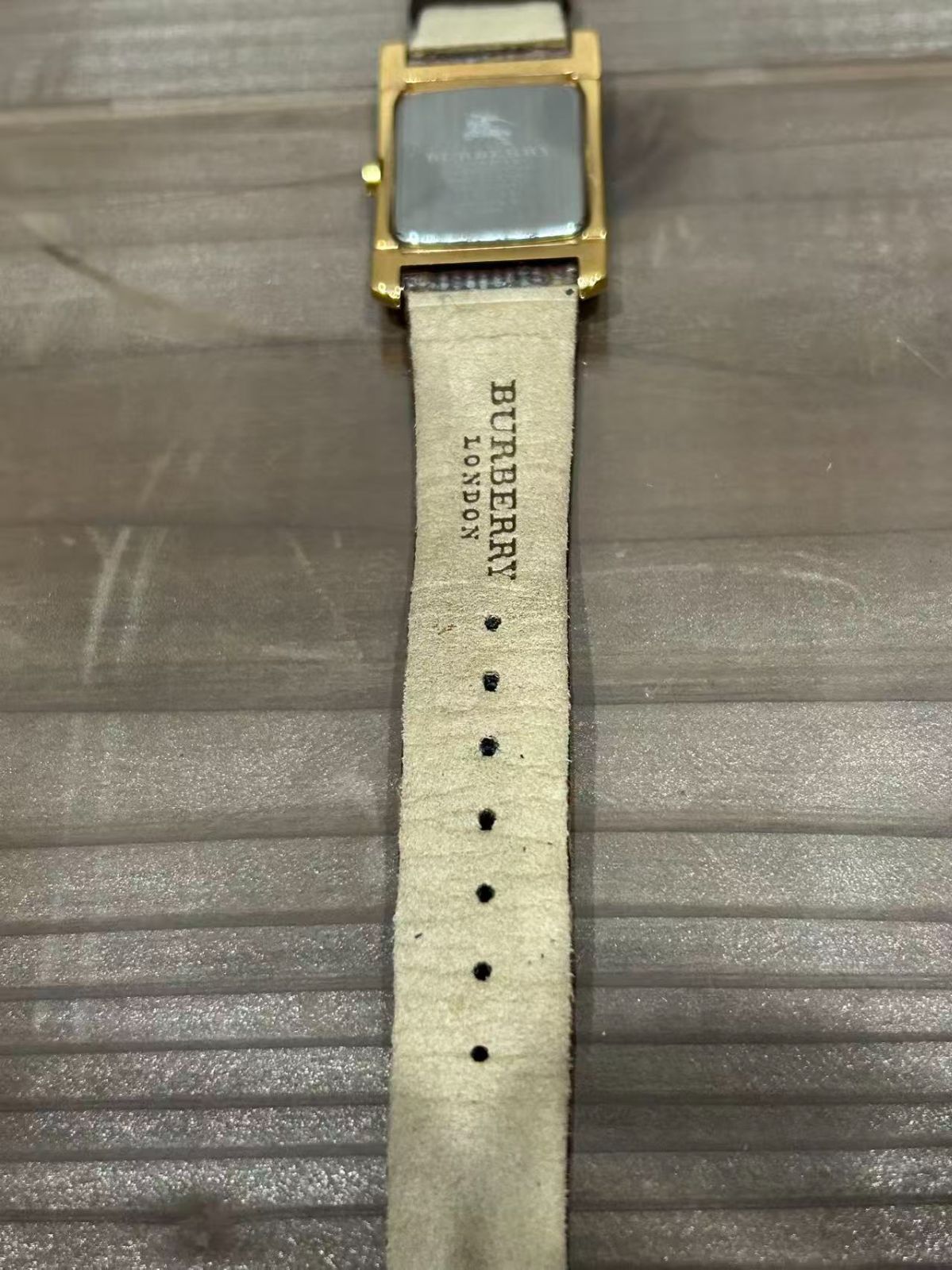 バーバリー クォーツ腕時計