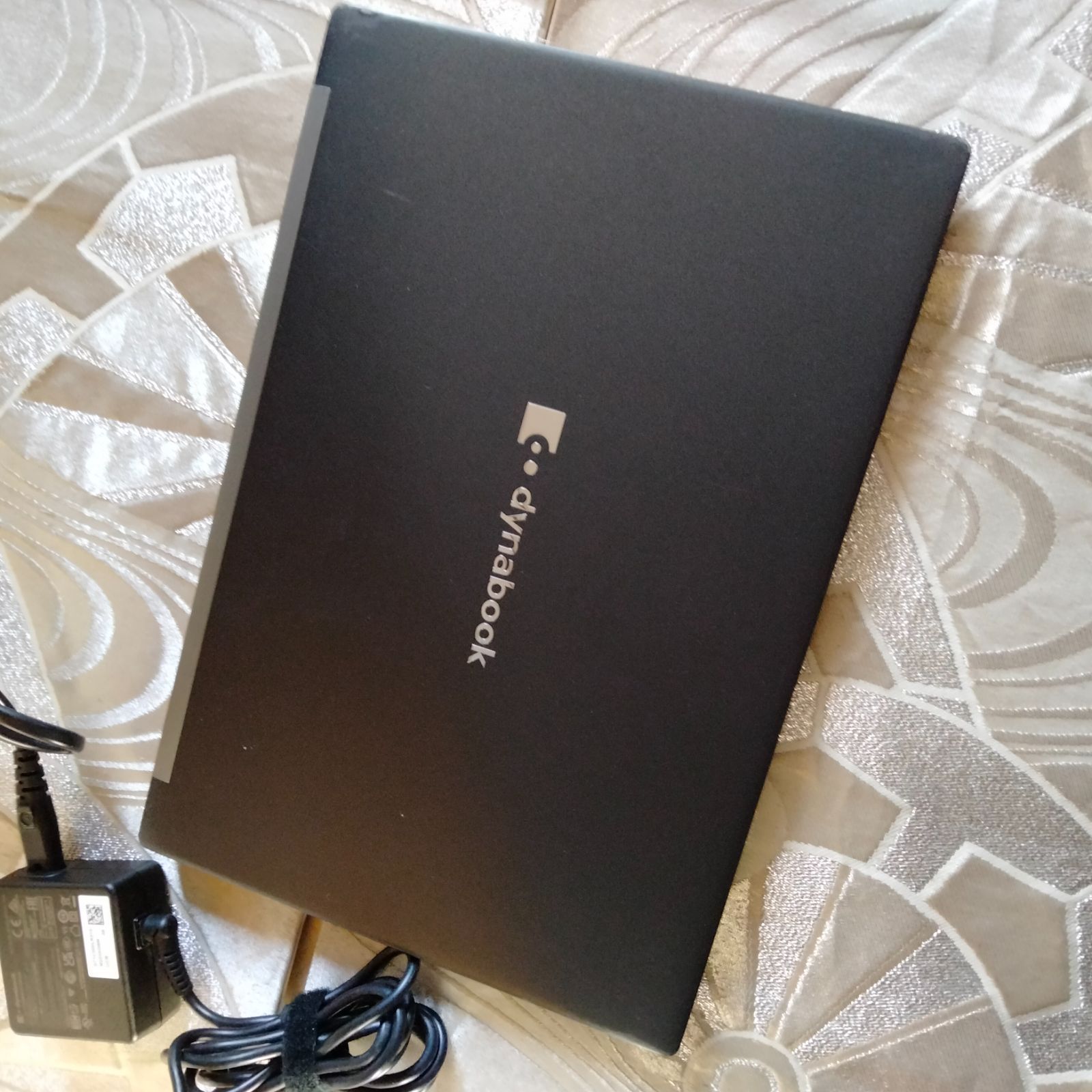 東芝 13 inch 1920*1080 11世代 i 5 256 G SSD 83 HS TPF 02 2in1ノートPC Vivobookシリーズ