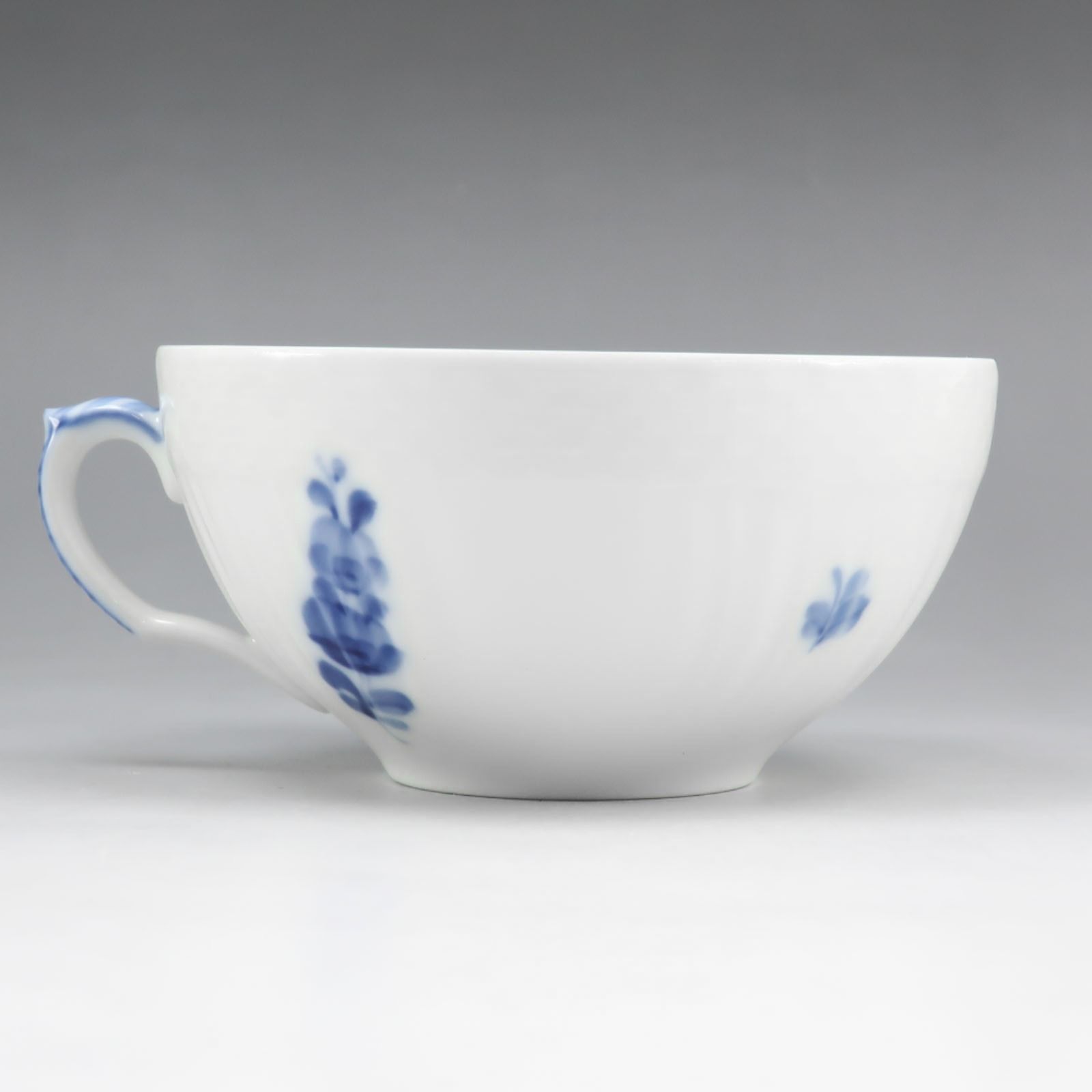 カーブ カップ＆ソーサー