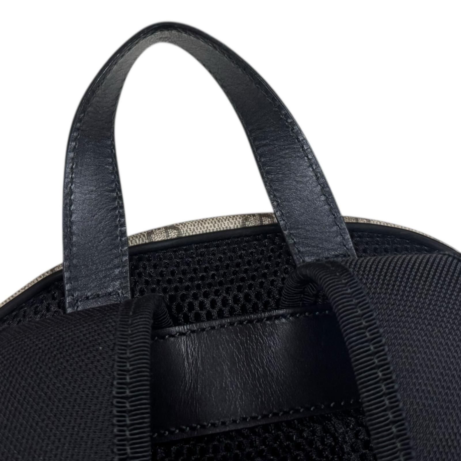 グッチ スモール バックパック GGスプリーム リュック・デイパック GG