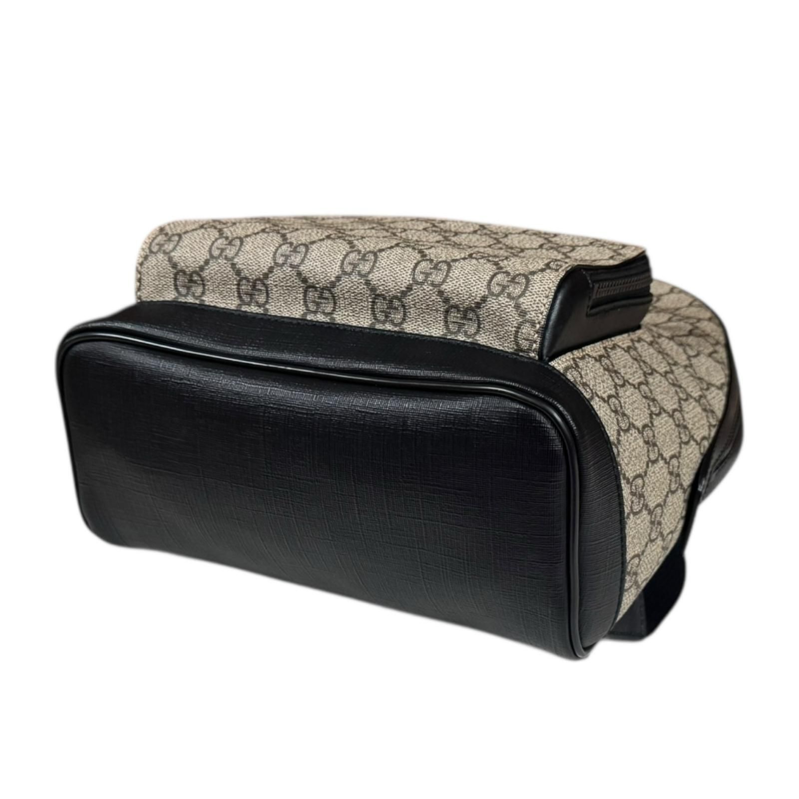 グッチ スモール バックパック GGスプリーム リュック・デイパック GG