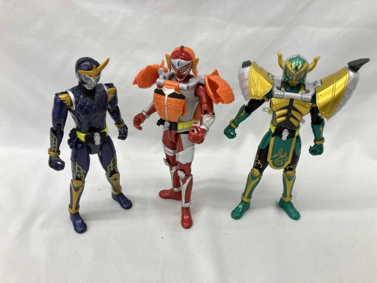 仮面ライダーフィギュアジャンク品 デクー兄さん Amazon.co.jp: TAMASHII NATIONS S.H.フィギュアーツ