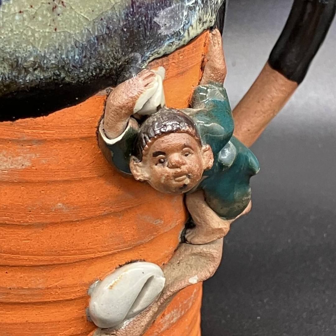 隅田焼 井上良斎 造 高浮彫 人物図 辰砂釉 マグカップ 明治期 古陶器