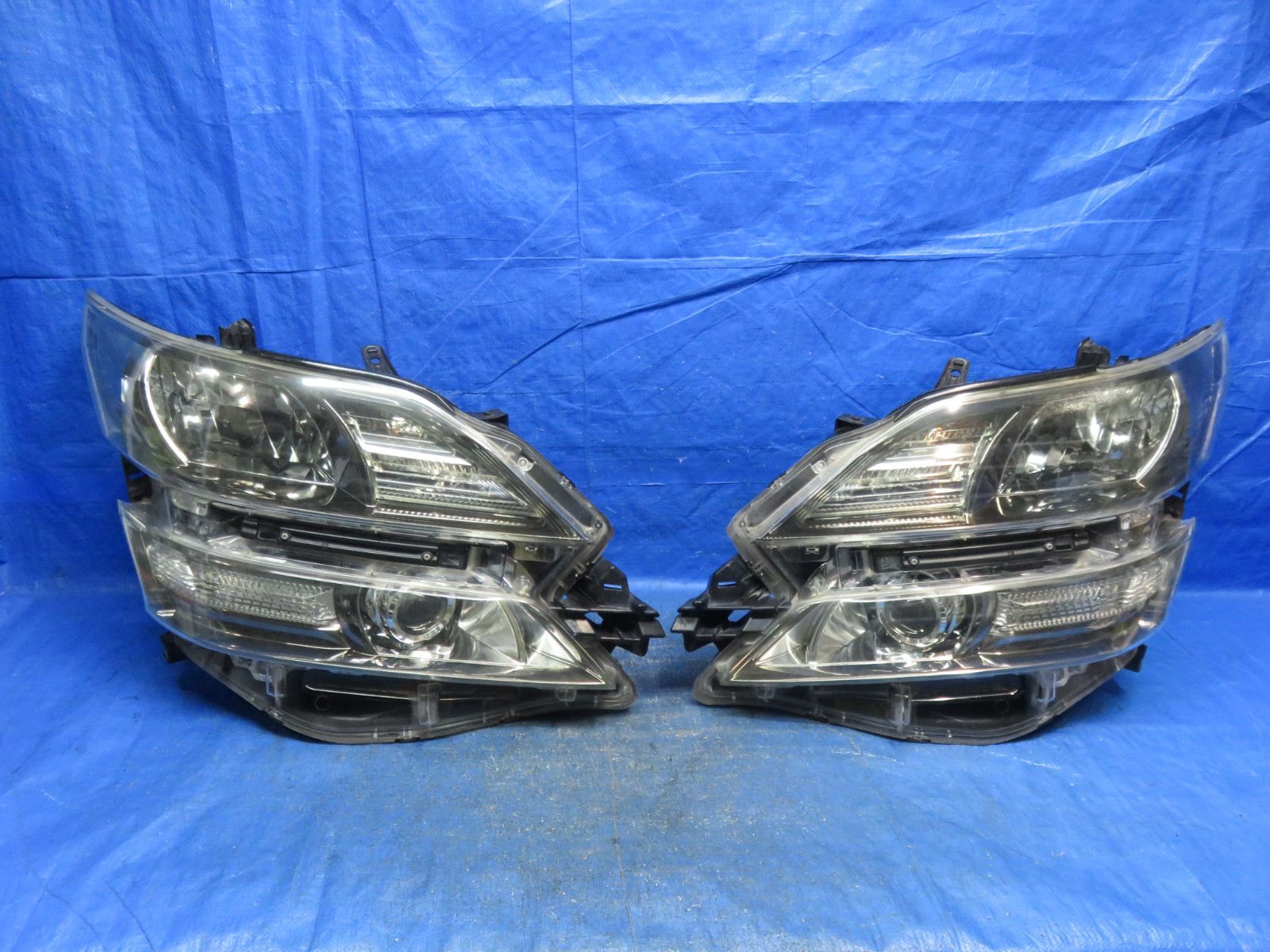 LA8322* 点灯OK ヴェルファイア GGH20W/前期 AFS付 ヘッドライト HID 