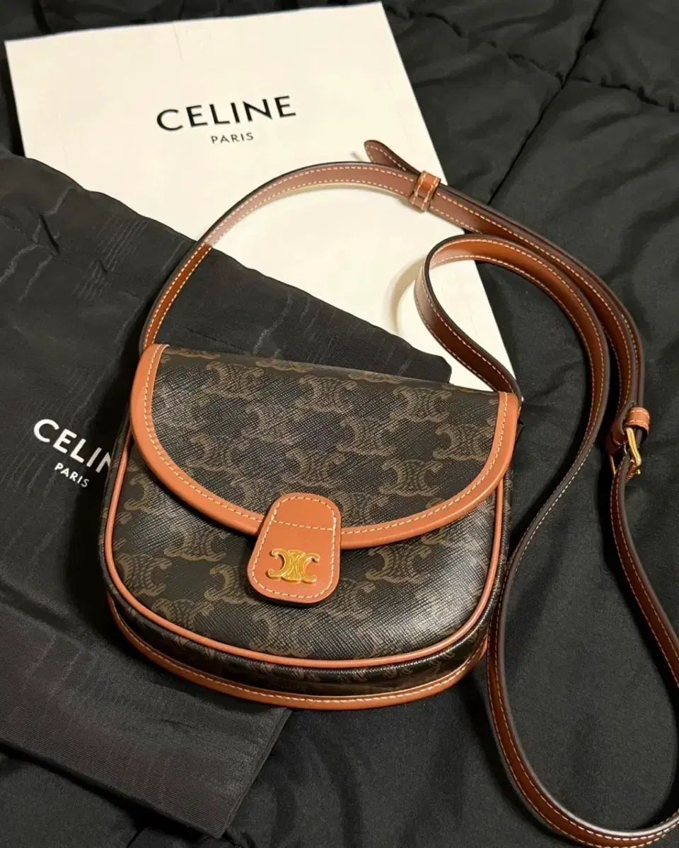 セリーヌ トリオンフ ミニ ベサチェ ショルダーバッグ