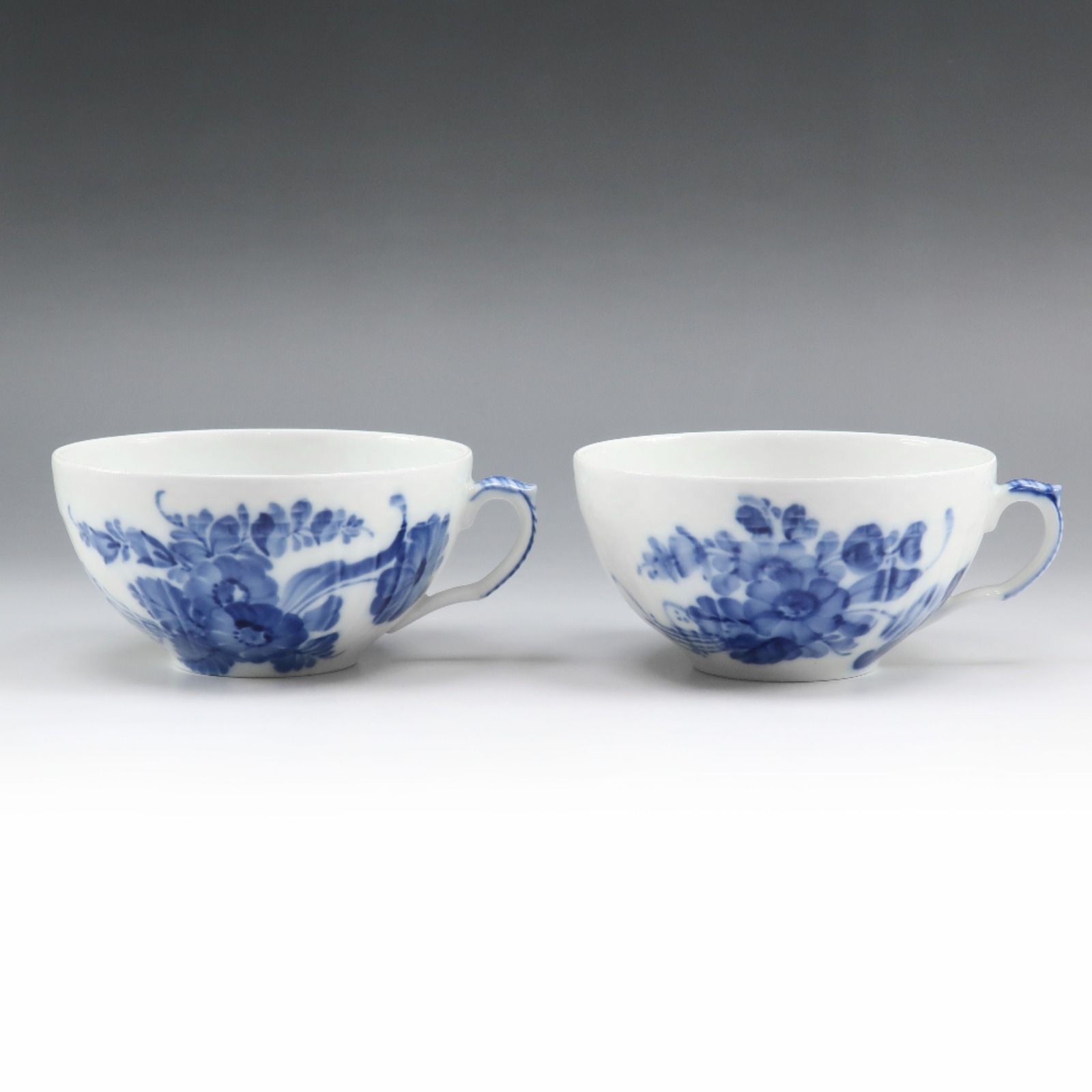 Royal Copenhagen ロイヤルコペンハーゲン ブル―フラワー カーブ カップ＆ソーサー×２ _ 食器