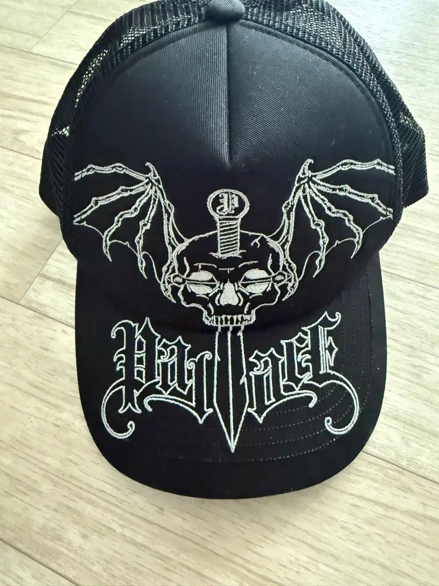 PALACE 25 fw Christmas EveL トラッカー キャップ