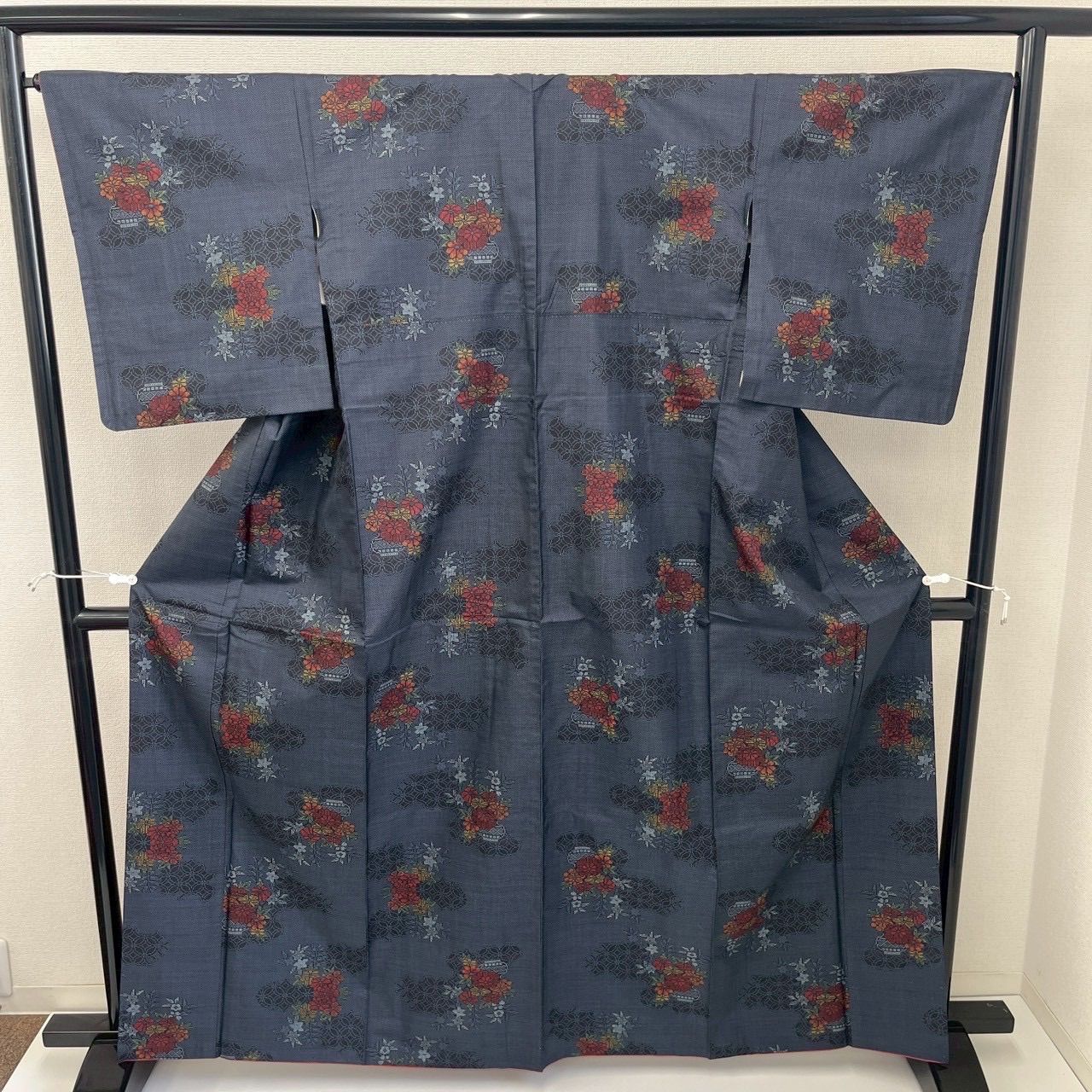 お見分け済　　美品　正絹袷　本場藍泥大島紬 本場大島紬 泥藍染 裄66 花柄七宝の絣柄 正絹 着物 MK-2793 - メルカリ