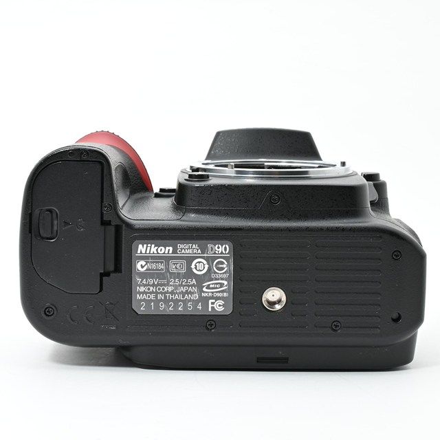 ボディ｜シャッター数わずか3 の低使用個体｜使用感ほぼなく