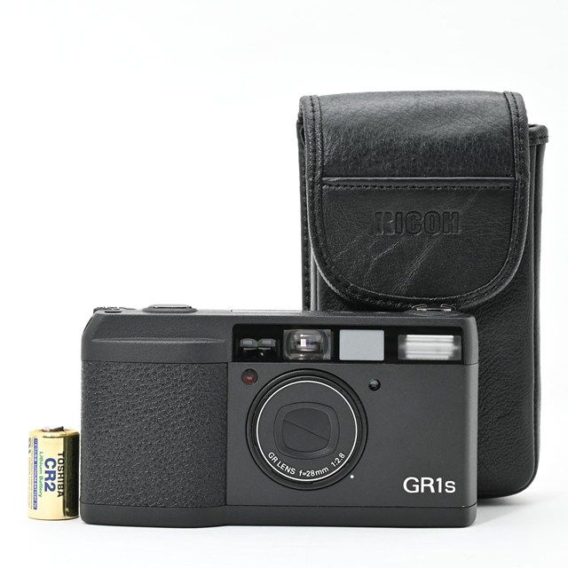 RICOH GR 1 s ブラック｜28 mm F 2.8高性能レンズ搭載の名機フィルムGR｜液晶不具合なしの 外観は 上でスナップ用途に最適な一台