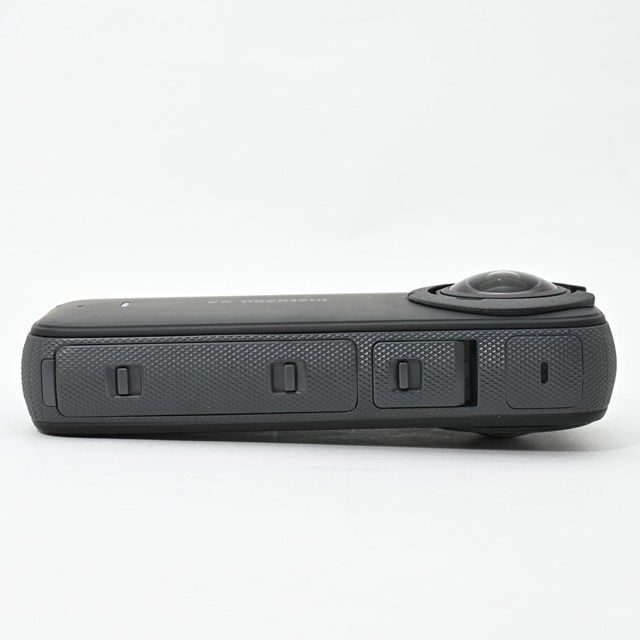 3｜360度撮影対応アクションカメラ｜タッチスクリーン下部に傷