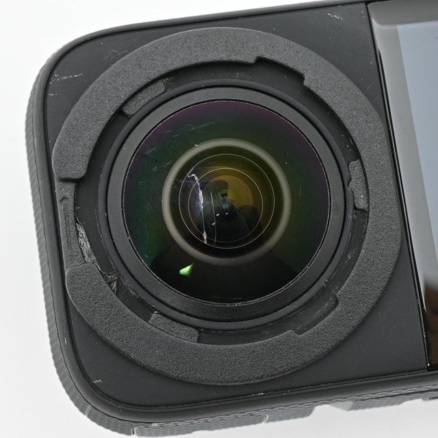  並品 Insta 360 X 3｜360度撮影対応アクションカメラ｜タッチスクリーン下部に傷 レンズ 映り込みあり｜使用感はあるが動作良好で実用向けの一台 ビデオカメラ本体 ビデオカメラ