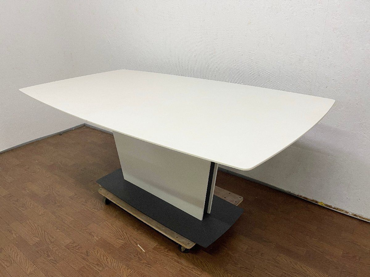 ○ボーコンセプト BoConcept ミラノ ダイニングテーブル 